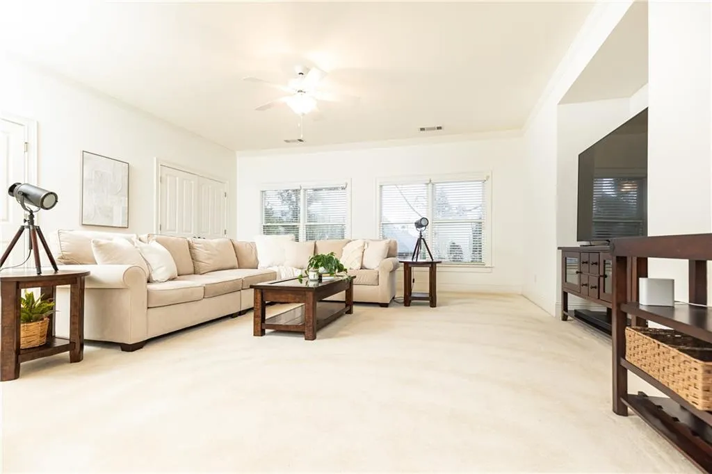 765 Glengate Place, Atlanta, Georgia 30328, 5 Bedrooms Bedrooms, ,5 BathroomsBathrooms,Residential,Sold,765 Glengate Place,7521707