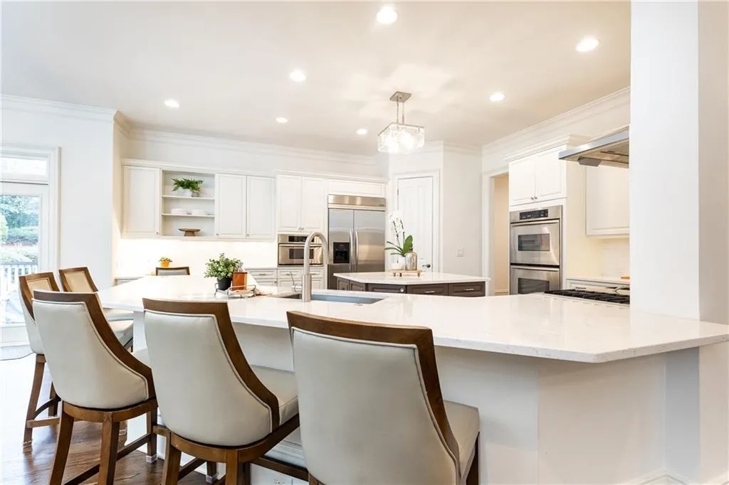 765 Glengate Place, Atlanta, Georgia 30328, 5 Bedrooms Bedrooms, ,5 BathroomsBathrooms,Residential,Sold,765 Glengate Place,7521707