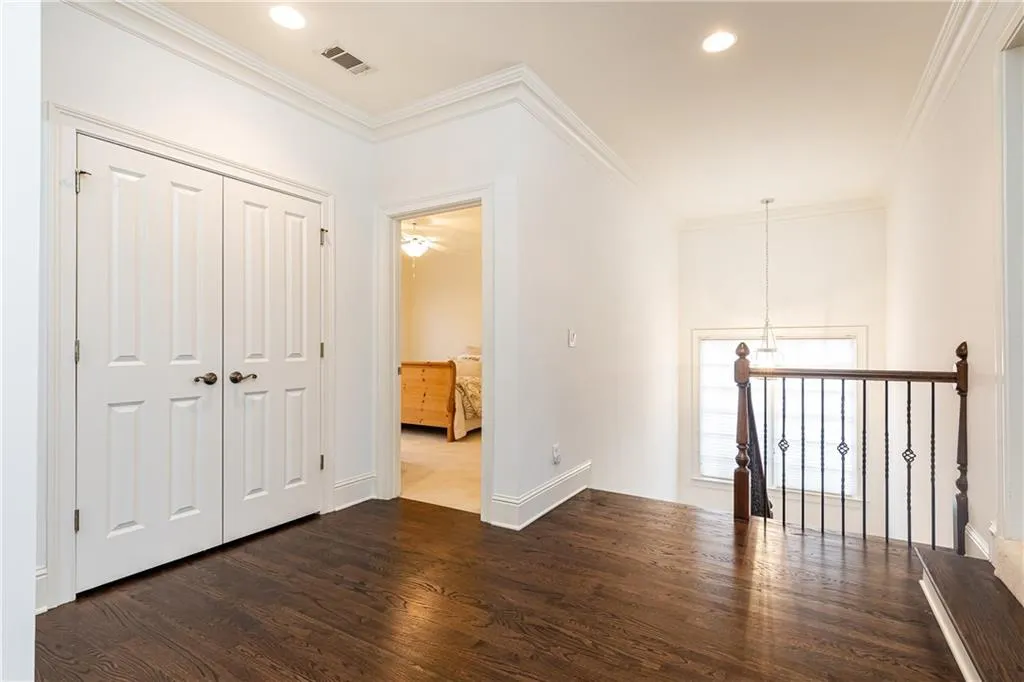 765 Glengate Place, Atlanta, Georgia 30328, 5 Bedrooms Bedrooms, ,5 BathroomsBathrooms,Residential,Sold,765 Glengate Place,7521707