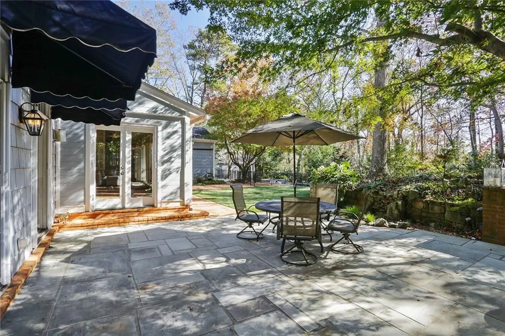 1710 Marlborough Drive, Sandy Springs, Georgia 30350, 6 Bedrooms Bedrooms, ,4 BathroomsBathrooms,Residential,Sold,1710 Marlborough Drive,6807411
