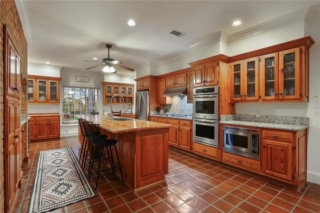 1710 Marlborough Drive, Sandy Springs, Georgia 30350, 6 Bedrooms Bedrooms, ,4 BathroomsBathrooms,Residential,Sold,1710 Marlborough Drive,6807411
