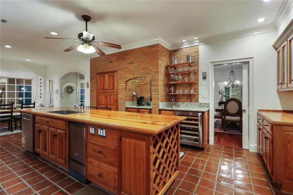 1710 Marlborough Drive, Sandy Springs, Georgia 30350, 6 Bedrooms Bedrooms, ,4 BathroomsBathrooms,Residential,Sold,1710 Marlborough Drive,6807411