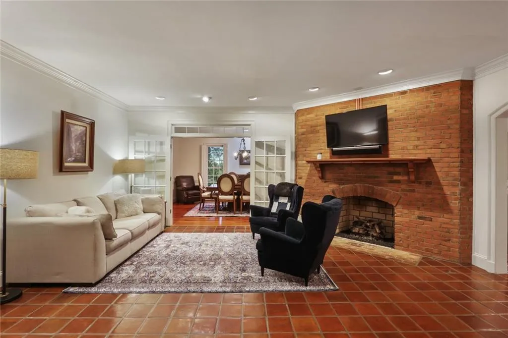 1710 Marlborough Drive, Sandy Springs, Georgia 30350, 6 Bedrooms Bedrooms, ,4 BathroomsBathrooms,Residential,Sold,1710 Marlborough Drive,6807411