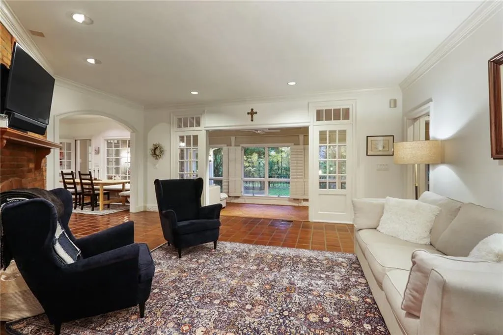 1710 Marlborough Drive, Sandy Springs, Georgia 30350, 6 Bedrooms Bedrooms, ,4 BathroomsBathrooms,Residential,Sold,1710 Marlborough Drive,6807411