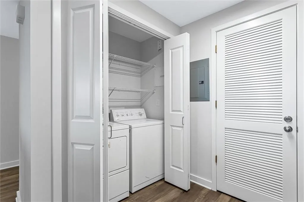 3338 Peachtree Road Ne Unit 702, Atlanta, Georgia 30326, 2 Bedrooms Bedrooms, 0 ,2 BathroomsBathrooms,Residential,For Sale,3338 Peachtree Road Ne Unit 702,7759443