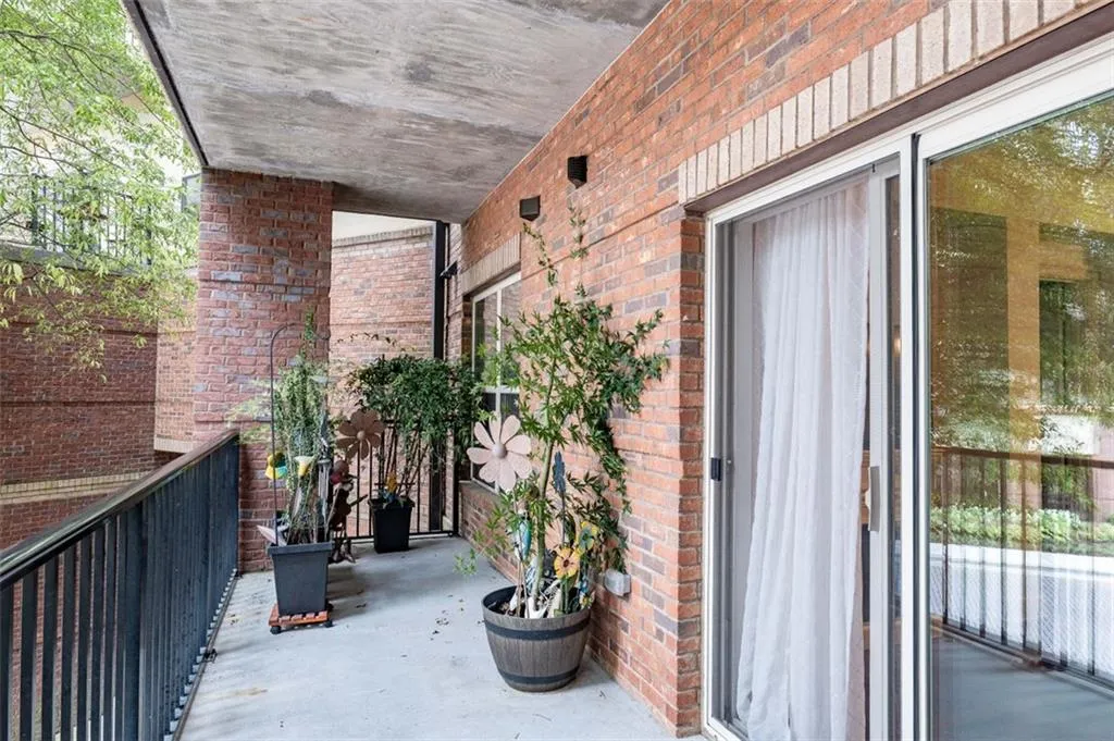 200 River Vista Drive Unit 304, Atlanta, Georgia 30339, 1 Bedroom Bedrooms, ,1 BathroomBathrooms,Residential,Sold,200 River Vista Drive Unit 304,6912865