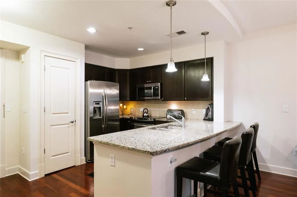 200 River Vista Drive Unit 304, Atlanta, Georgia 30339, 1 Bedroom Bedrooms, ,1 BathroomBathrooms,Residential,Sold,200 River Vista Drive Unit 304,6912865