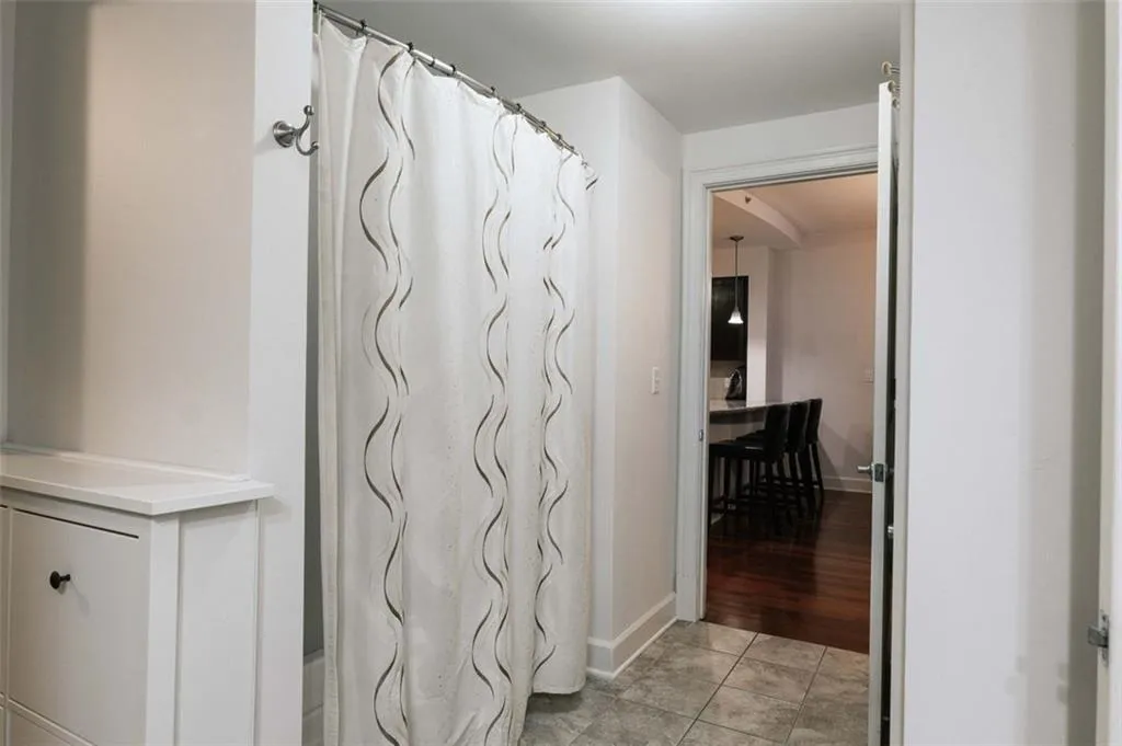 200 River Vista Drive Unit 304, Atlanta, Georgia 30339, 1 Bedroom Bedrooms, ,1 BathroomBathrooms,Residential,Sold,200 River Vista Drive Unit 304,6912865