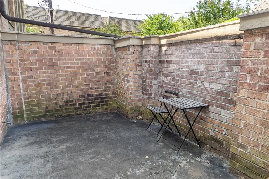 6980 Roswell Road Unit L6, Sandy Springs, Georgia 30328, 1 Bedroom Bedrooms, ,1 BathroomBathrooms,Residential,Sold,6980 Roswell Road Unit L6,7229234