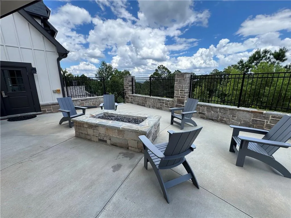3908 Danube Lane, Atlanta, Georgia 30339, 3 Bedrooms Bedrooms, ,3 BathroomsBathrooms,Residential,For Sale,3908 Danube Lane,7615204