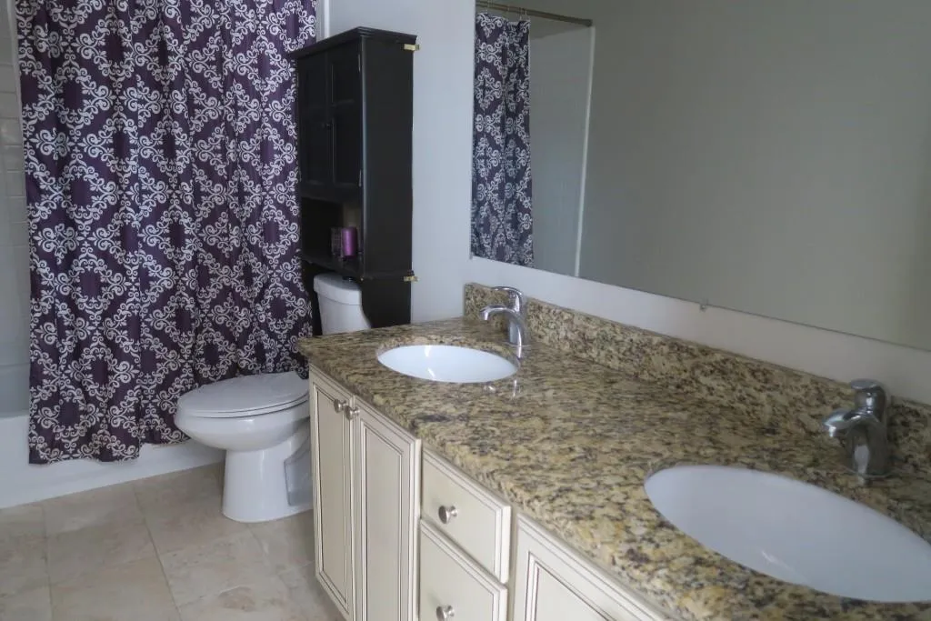 6980 Roswell Road Unit F8, Sandy Springs, Georgia 30328, 3 Bedrooms Bedrooms, ,2 BathroomsBathrooms,Residential,Sold,6980 Roswell Road Unit F8,5931685