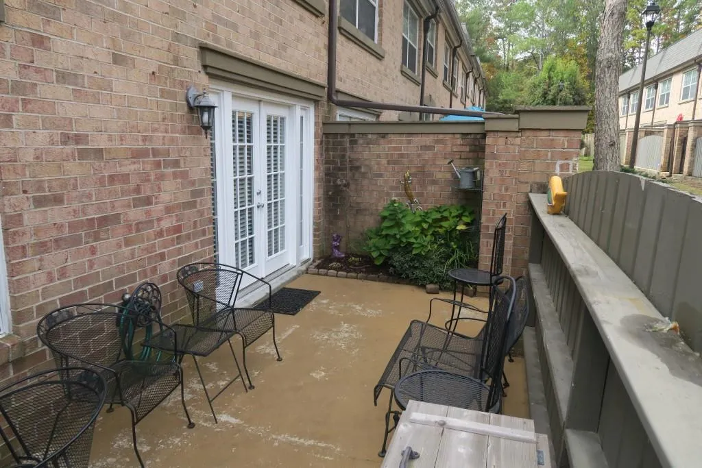 6980 Roswell Road Unit F8, Sandy Springs, Georgia 30328, 3 Bedrooms Bedrooms, ,2 BathroomsBathrooms,Residential,Sold,6980 Roswell Road Unit F8,5931685