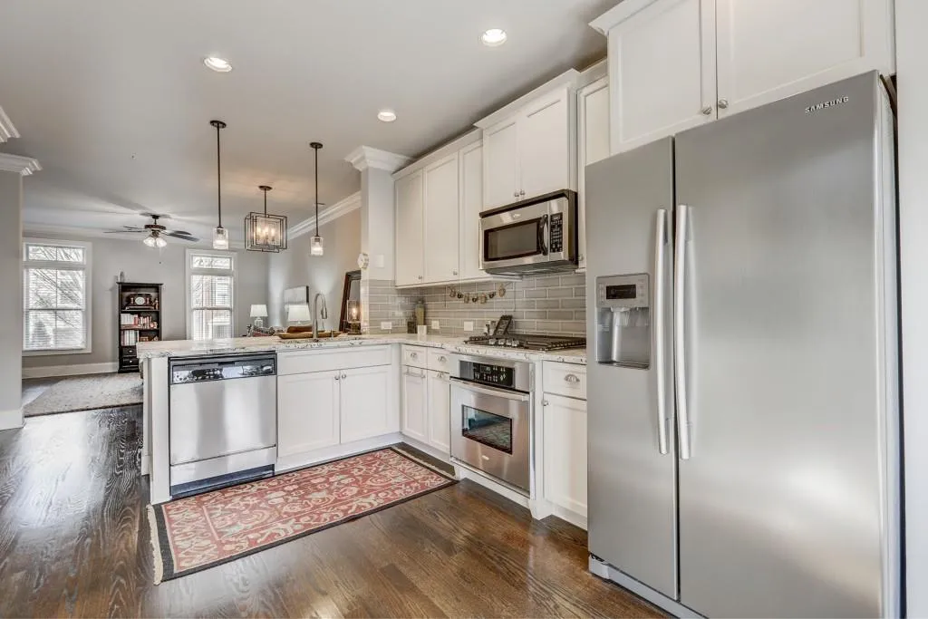 869 Perennial Drive, Atlanta, Georgia 30328, 2 Bedrooms Bedrooms, ,2 BathroomsBathrooms,Residential,Sold,869 Perennial Drive,6507095