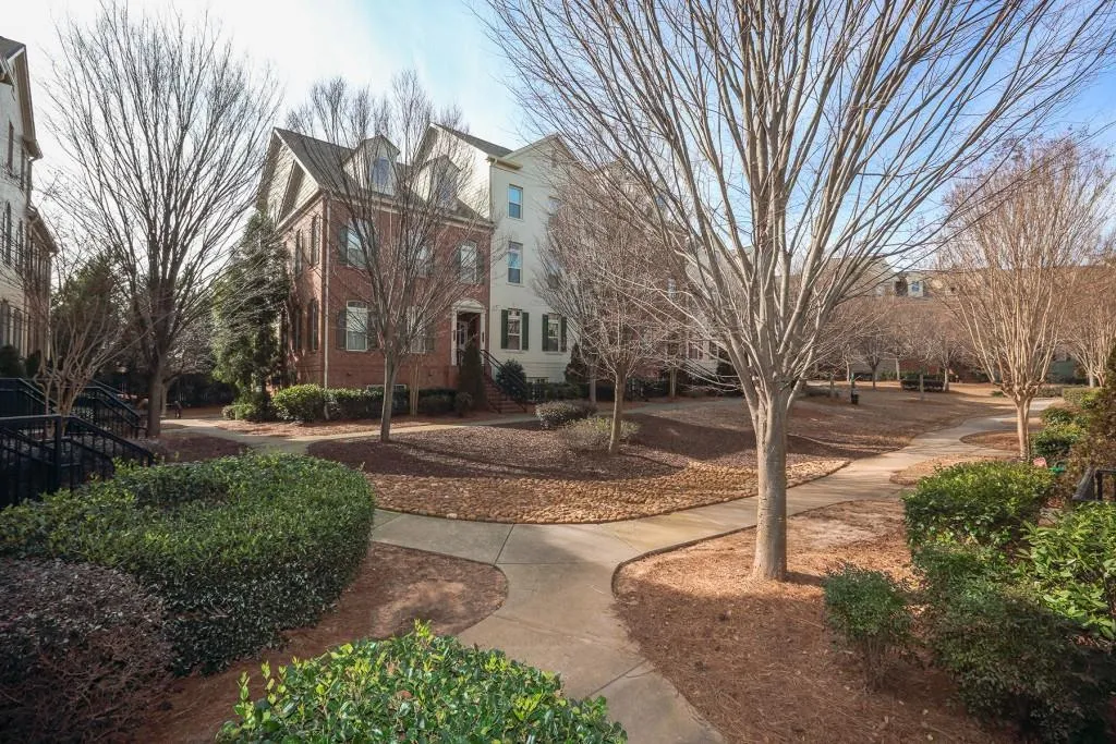 869 Perennial Drive, Atlanta, Georgia 30328, 2 Bedrooms Bedrooms, ,2 BathroomsBathrooms,Residential,Sold,869 Perennial Drive,6507095