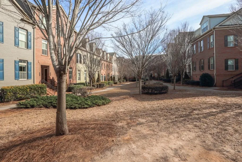 869 Perennial Drive, Atlanta, Georgia 30328, 2 Bedrooms Bedrooms, ,2 BathroomsBathrooms,Residential,Sold,869 Perennial Drive,6507095