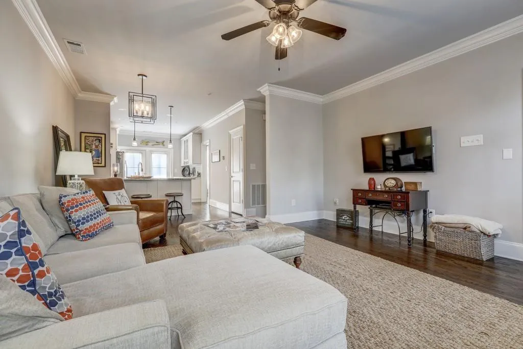 869 Perennial Drive, Atlanta, Georgia 30328, 2 Bedrooms Bedrooms, ,2 BathroomsBathrooms,Residential,Sold,869 Perennial Drive,6507095