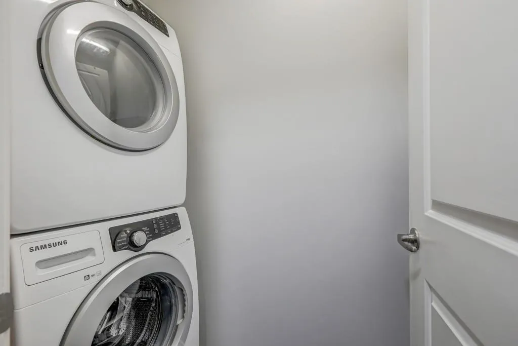 869 Perennial Drive, Atlanta, Georgia 30328, 2 Bedrooms Bedrooms, ,2 BathroomsBathrooms,Residential,Sold,869 Perennial Drive,6507095