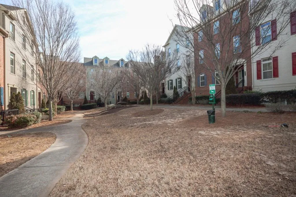 869 Perennial Drive, Atlanta, Georgia 30328, 2 Bedrooms Bedrooms, ,2 BathroomsBathrooms,Residential,Sold,869 Perennial Drive,6507095