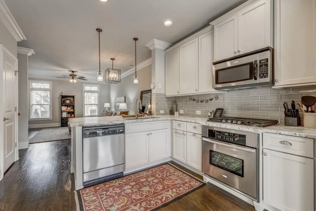 869 Perennial Drive, Atlanta, Georgia 30328, 2 Bedrooms Bedrooms, ,2 BathroomsBathrooms,Residential,Sold,869 Perennial Drive,6507095