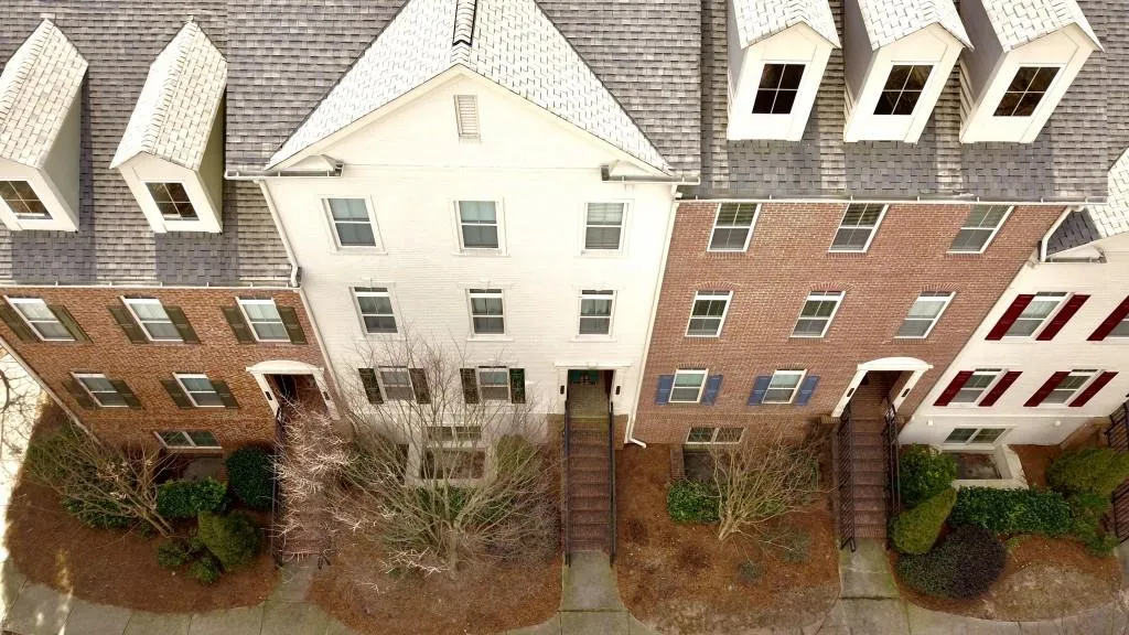 869 Perennial Drive, Atlanta, Georgia 30328, 2 Bedrooms Bedrooms, ,2 BathroomsBathrooms,Residential,Sold,869 Perennial Drive,6507095