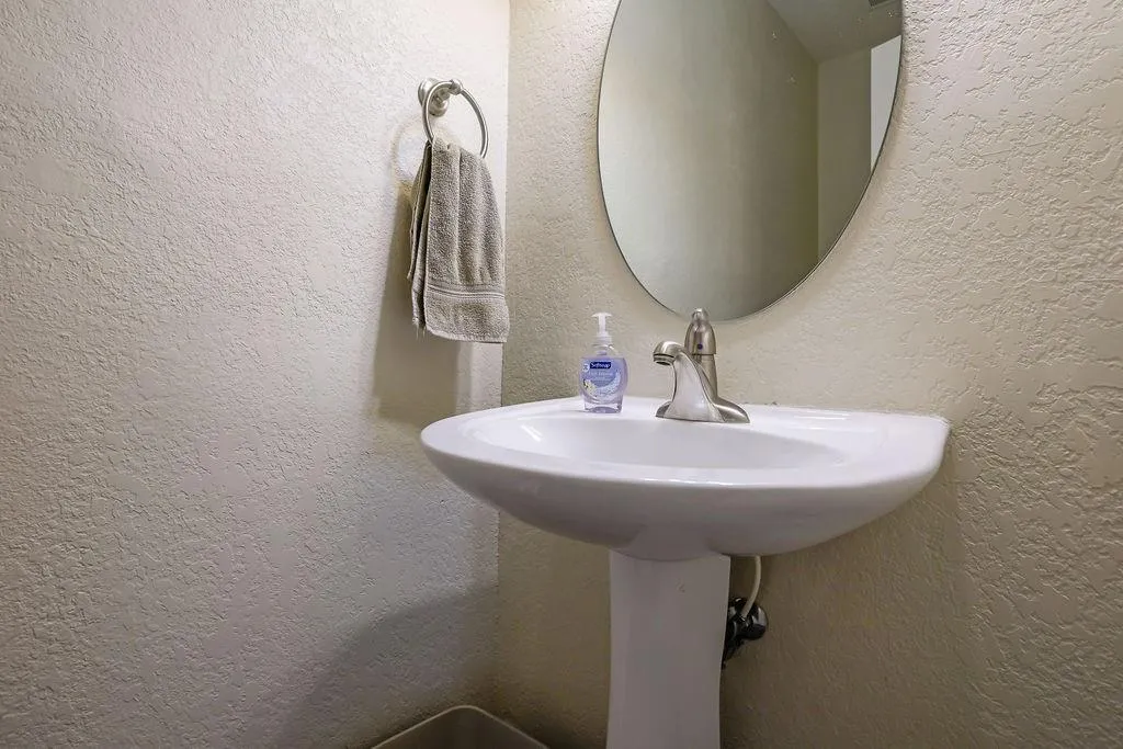 175 N River Drive Unit A, Sandy Springs, Georgia 30350, 2 Bedrooms Bedrooms, ,2 BathroomsBathrooms,Residential,Sold,175 N River Drive Unit A,7447642