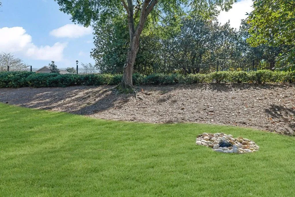 175 N River Drive Unit A, Sandy Springs, Georgia 30350, 2 Bedrooms Bedrooms, ,2 BathroomsBathrooms,Residential,Sold,175 N River Drive Unit A,7447642