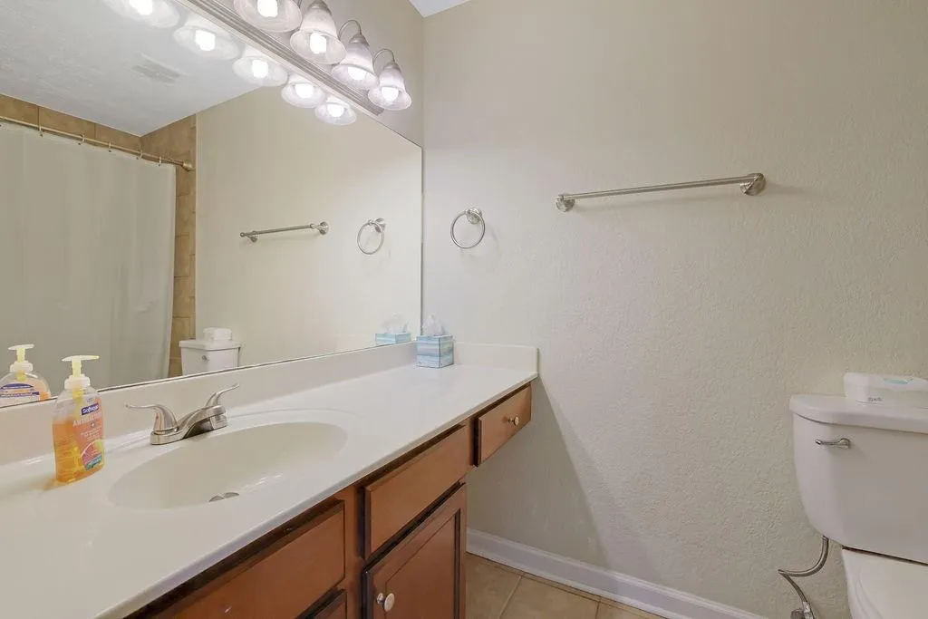 175 N River Drive Unit A, Sandy Springs, Georgia 30350, 2 Bedrooms Bedrooms, ,2 BathroomsBathrooms,Residential,Sold,175 N River Drive Unit A,7447642