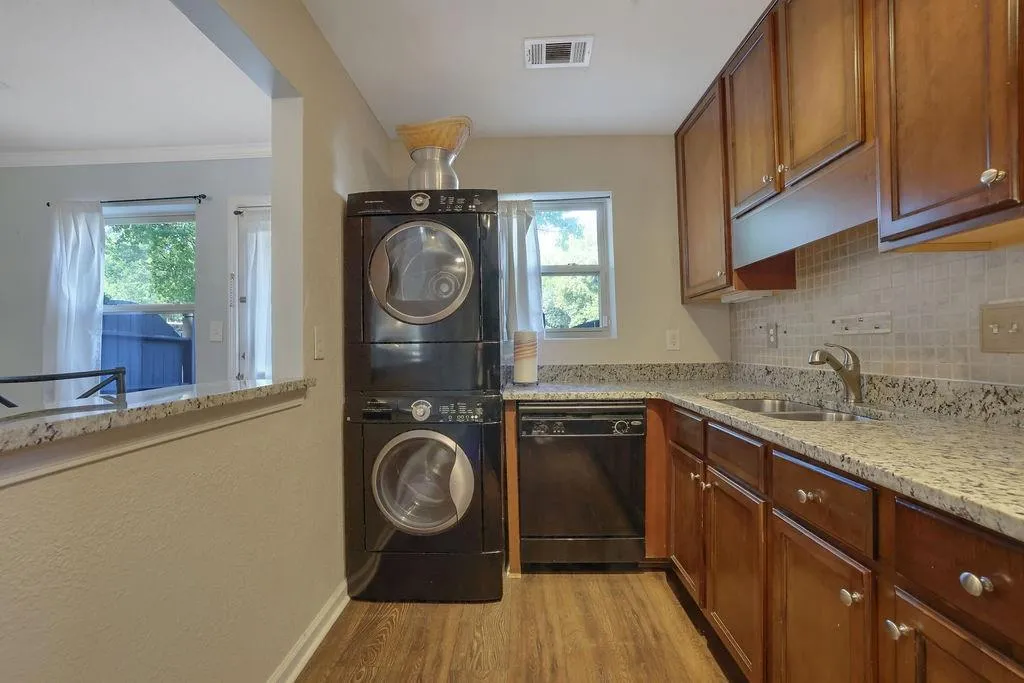 175 N River Drive Unit A, Sandy Springs, Georgia 30350, 2 Bedrooms Bedrooms, ,2 BathroomsBathrooms,Residential,Sold,175 N River Drive Unit A,7447642