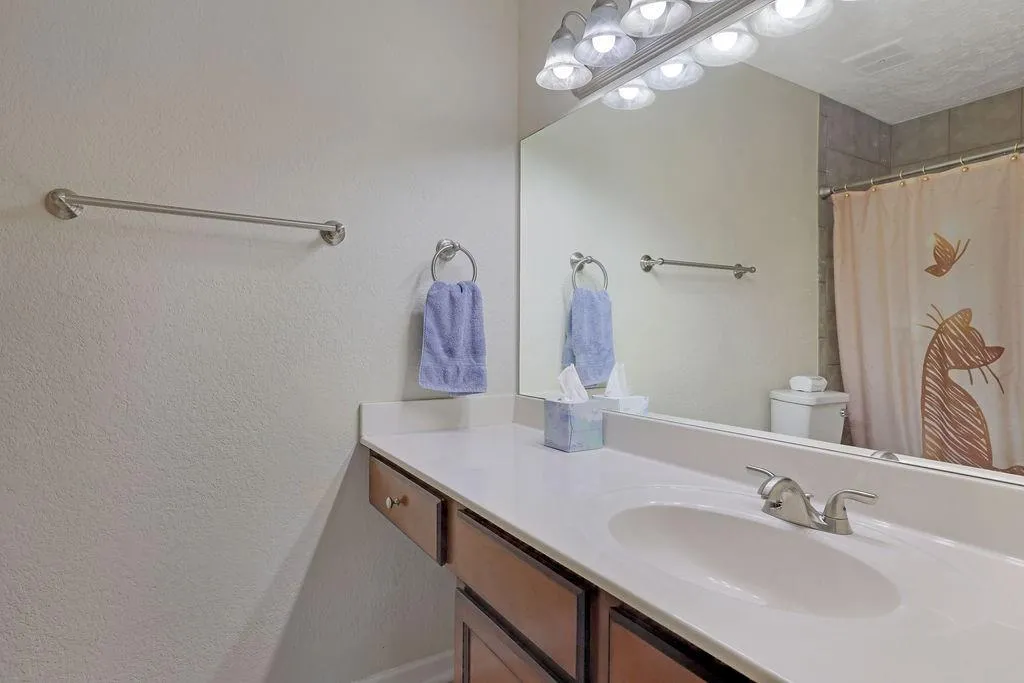 175 N River Drive Unit A, Sandy Springs, Georgia 30350, 2 Bedrooms Bedrooms, ,2 BathroomsBathrooms,Residential,Sold,175 N River Drive Unit A,7447642