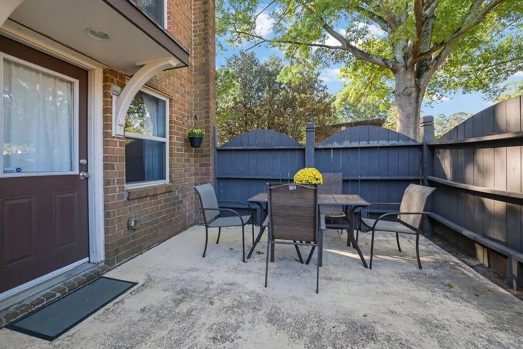 175 N River Drive Unit A, Sandy Springs, Georgia 30350, 2 Bedrooms Bedrooms, ,2 BathroomsBathrooms,Residential,Sold,175 N River Drive Unit A,7447642