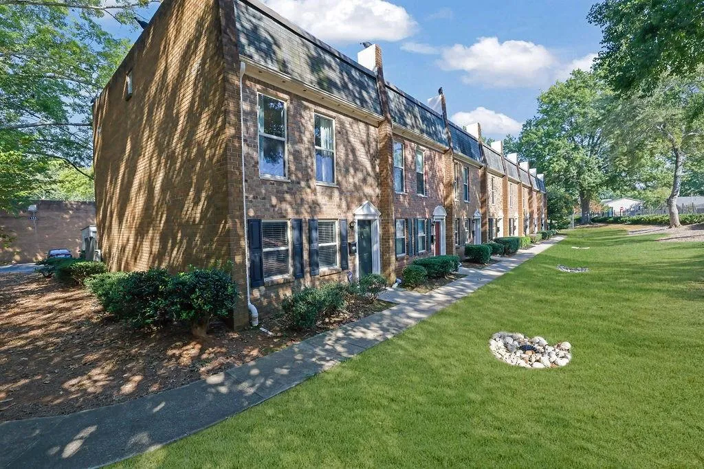 175 N River Drive Unit A, Sandy Springs, Georgia 30350, 2 Bedrooms Bedrooms, ,2 BathroomsBathrooms,Residential,Sold,175 N River Drive Unit A,7447642