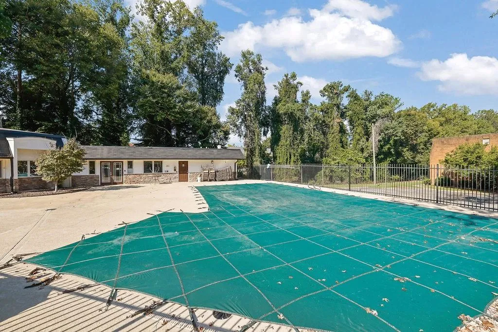 175 N River Drive Unit A, Sandy Springs, Georgia 30350, 2 Bedrooms Bedrooms, ,2 BathroomsBathrooms,Residential,Sold,175 N River Drive Unit A,7447642