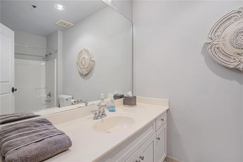 6105 Blue Stone Road Ne Unit 306, Atlanta, Georgia 30328, 2 Bedrooms Bedrooms, ,2 BathroomsBathrooms,Residential,Sold,6105 Blue Stone Road Ne Unit 306,7012973