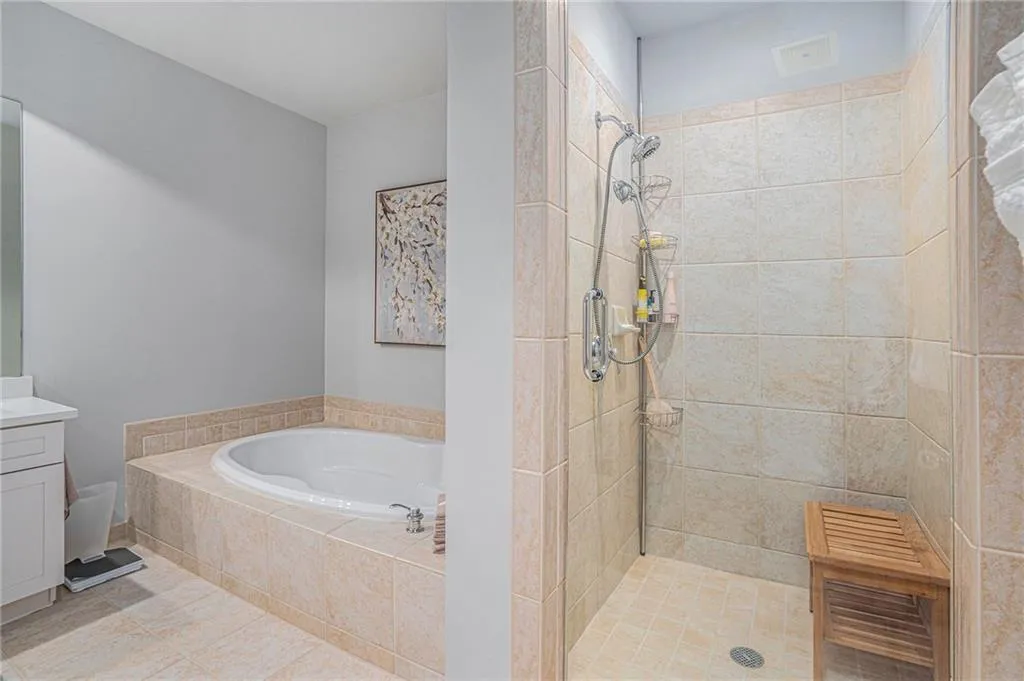 6105 Blue Stone Road Ne Unit 306, Atlanta, Georgia 30328, 2 Bedrooms Bedrooms, ,2 BathroomsBathrooms,Residential,Sold,6105 Blue Stone Road Ne Unit 306,7012973