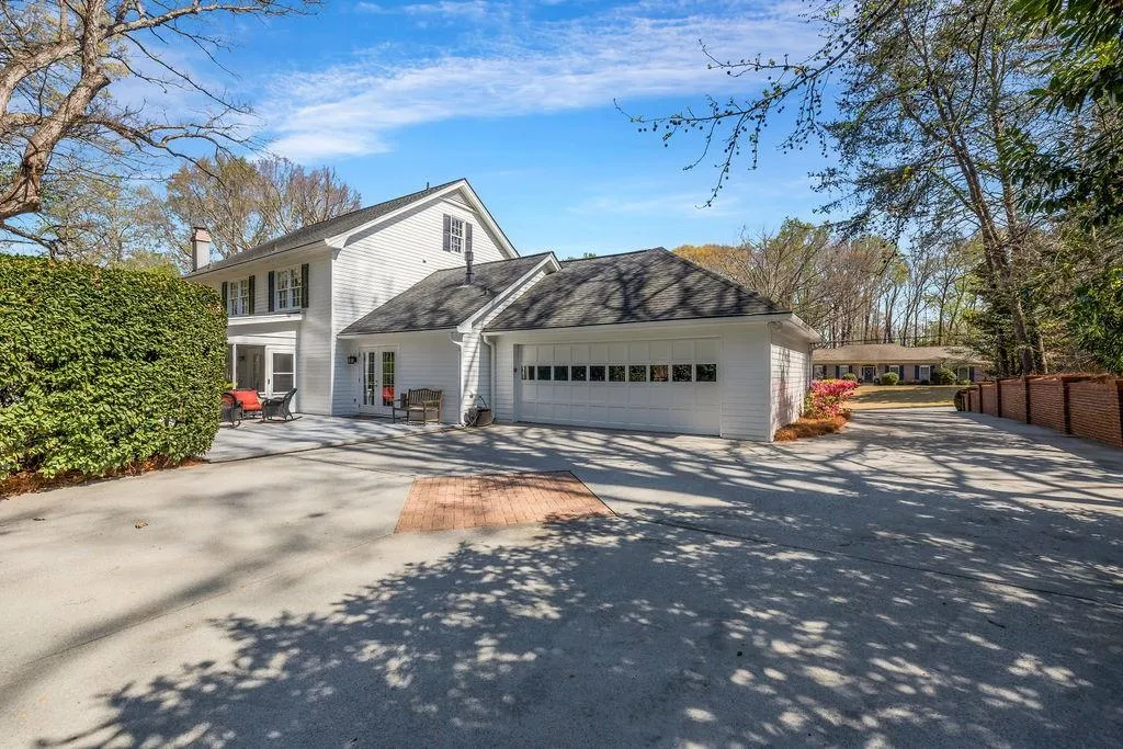 7650 Ryefield Drive, Sandy Springs, Georgia 30350, 5 Bedrooms Bedrooms, ,3 BathroomsBathrooms,Residential,For Sale,7650 Ryefield Drive,7743359