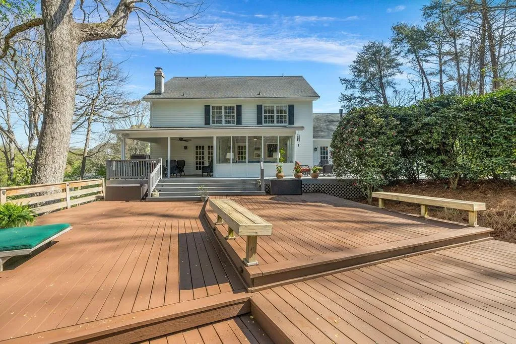 7650 Ryefield Drive, Sandy Springs, Georgia 30350, 5 Bedrooms Bedrooms, ,3 BathroomsBathrooms,Residential,For Sale,7650 Ryefield Drive,7743359