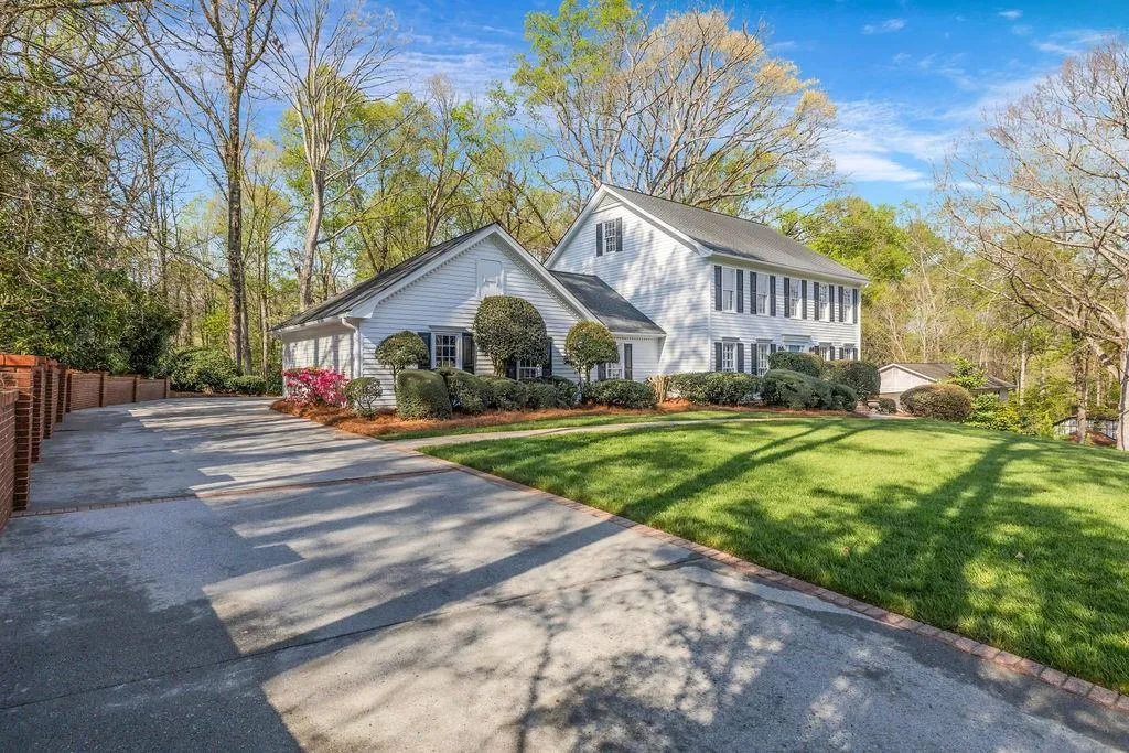 7650 Ryefield Drive, Sandy Springs, Georgia 30350, 5 Bedrooms Bedrooms, ,3 BathroomsBathrooms,Residential,For Sale,7650 Ryefield Drive,7743359