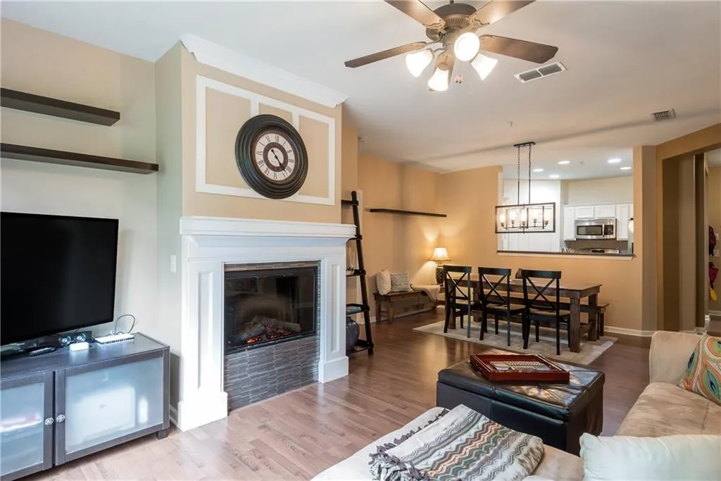 1910 Cedar Glenn Way Unit 4307, Atlanta, Georgia 30339, 2 Bedrooms Bedrooms, ,2 BathroomsBathrooms,Residential,Sold,1910 Cedar Glenn Way Unit 4307,6024073