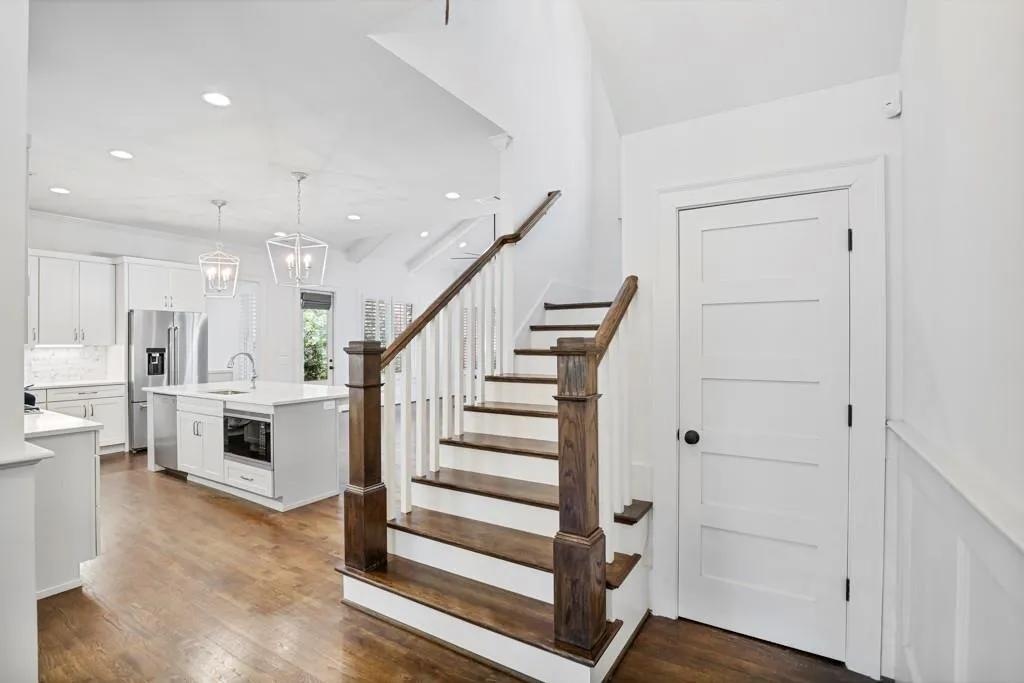 4540 Jolyn Place, Sandy Springs, Georgia 30342, 5 Bedrooms Bedrooms, ,3 BathroomsBathrooms,Residential,Sold,4540 Jolyn Place,7220389