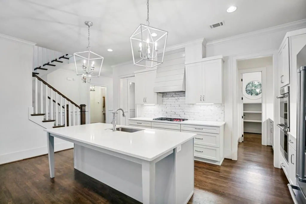 4540 Jolyn Place, Sandy Springs, Georgia 30342, 5 Bedrooms Bedrooms, ,3 BathroomsBathrooms,Residential,Sold,4540 Jolyn Place,7220389