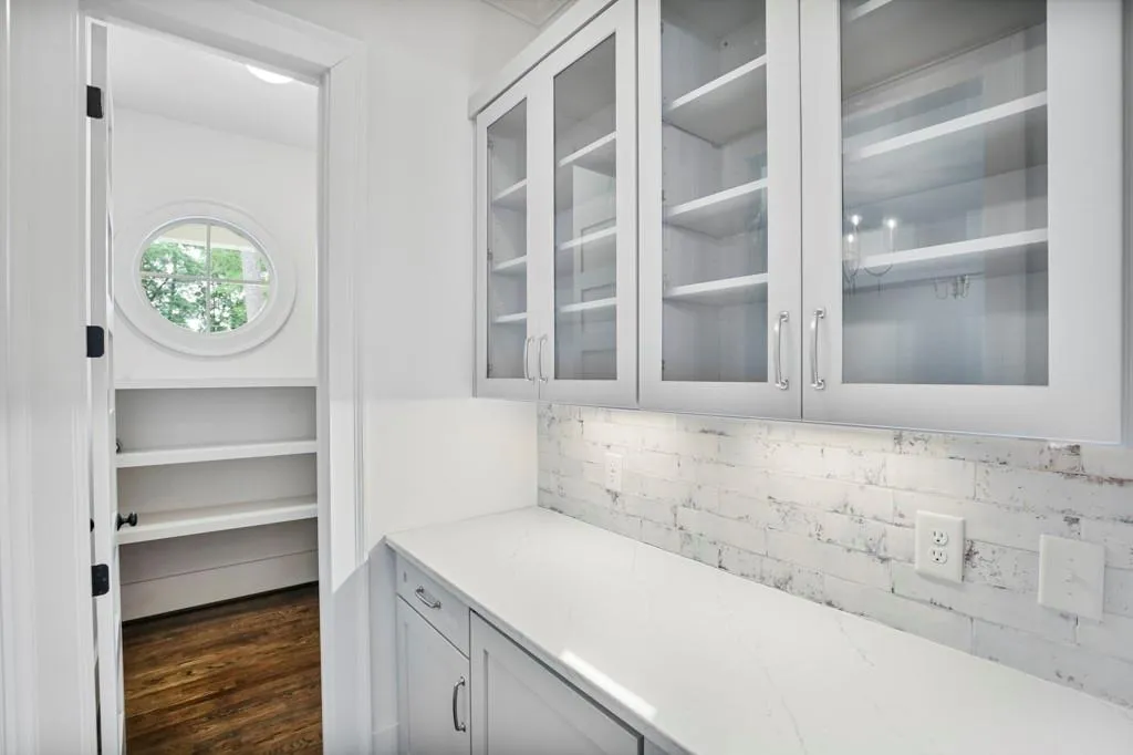 4540 Jolyn Place, Sandy Springs, Georgia 30342, 5 Bedrooms Bedrooms, ,3 BathroomsBathrooms,Residential,Sold,4540 Jolyn Place,7220389