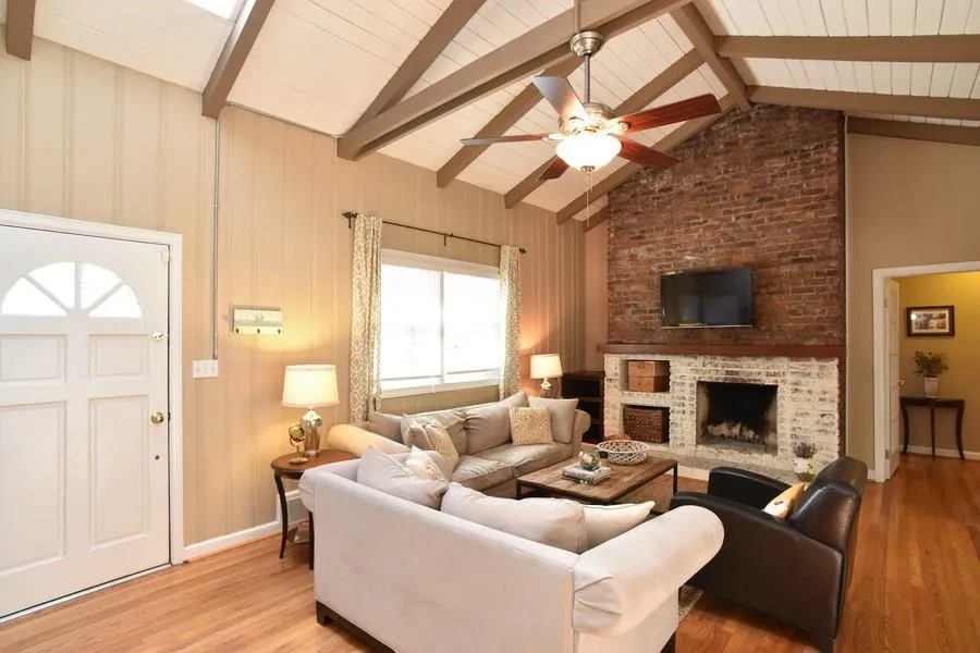 982 Cardova Drive Ne, Atlanta, Georgia 30324, 2 Bedrooms Bedrooms, ,1 BathroomBathrooms,Residential,Sold,982 Cardova Drive Ne,5812564