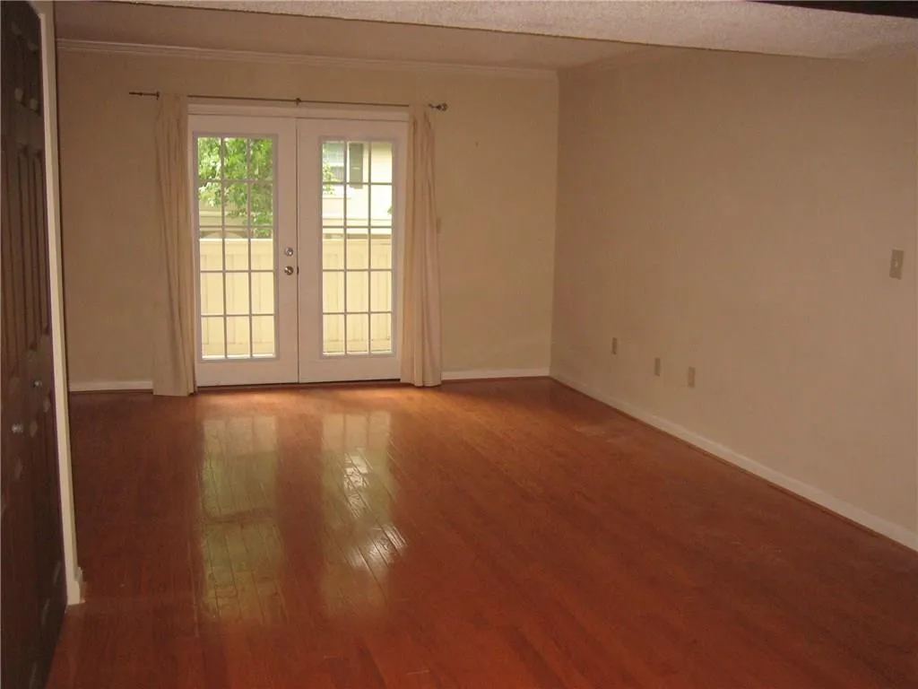 6900 Roswell Road Nw Unit Q18, Atlanta, Georgia 30328, 2 Bedrooms Bedrooms, ,2 BathroomsBathrooms,Residential,Sold,6900 Roswell Road Nw Unit Q18,5820651