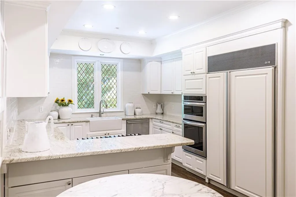 716 Mill Walk, Atlanta, Georgia 30327, 3 Bedrooms Bedrooms, ,3 BathroomsBathrooms,Residential,For Sale,716 Mill Walk,7649675