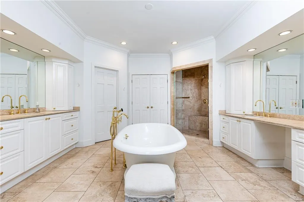 716 Mill Walk, Atlanta, Georgia 30327, 3 Bedrooms Bedrooms, ,3 BathroomsBathrooms,Residential,For Sale,716 Mill Walk,7649675