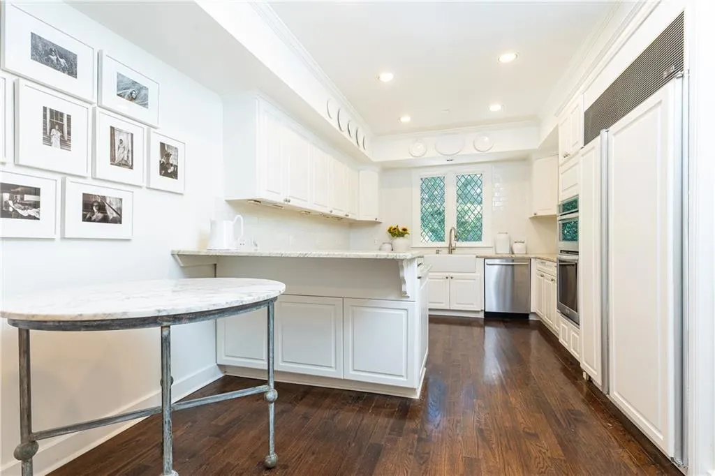 716 Mill Walk, Atlanta, Georgia 30327, 3 Bedrooms Bedrooms, ,3 BathroomsBathrooms,Residential,For Sale,716 Mill Walk,7649675