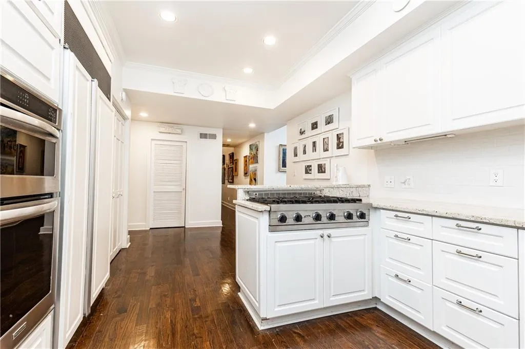 716 Mill Walk, Atlanta, Georgia 30327, 3 Bedrooms Bedrooms, ,3 BathroomsBathrooms,Residential,For Sale,716 Mill Walk,7649675