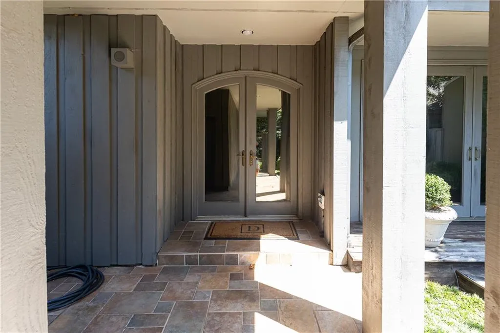 716 Mill Walk, Atlanta, Georgia 30327, 3 Bedrooms Bedrooms, ,3 BathroomsBathrooms,Residential,For Sale,716 Mill Walk,7649675
