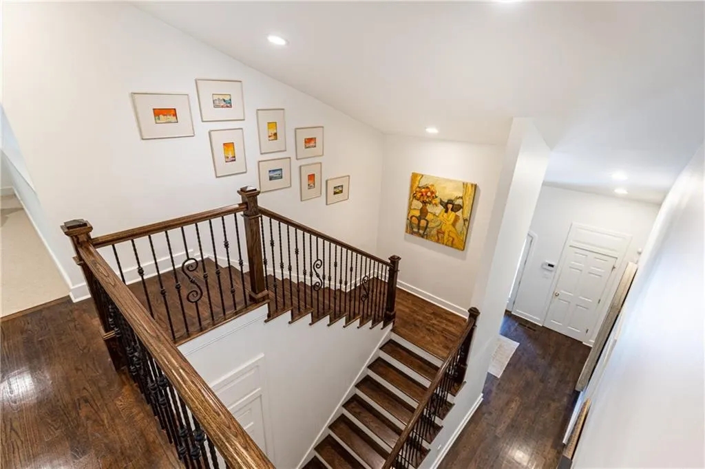 716 Mill Walk, Atlanta, Georgia 30327, 3 Bedrooms Bedrooms, ,3 BathroomsBathrooms,Residential,For Sale,716 Mill Walk,7649675