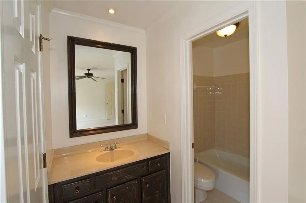 230 Towergate Place, Sandy Springs, Georgia 30350, 3 Bedrooms Bedrooms, ,2 BathroomsBathrooms,Residential,Sold,230 Towergate Place,5712159